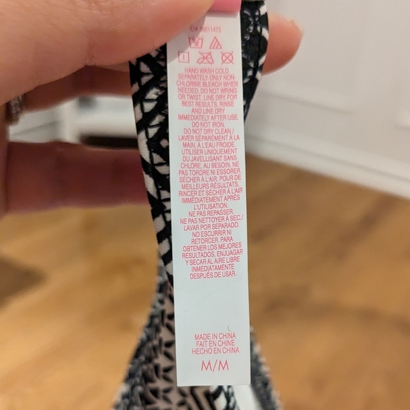 VICTORIA SECRET Swim Bikini Top size M - Picture 5 of 5